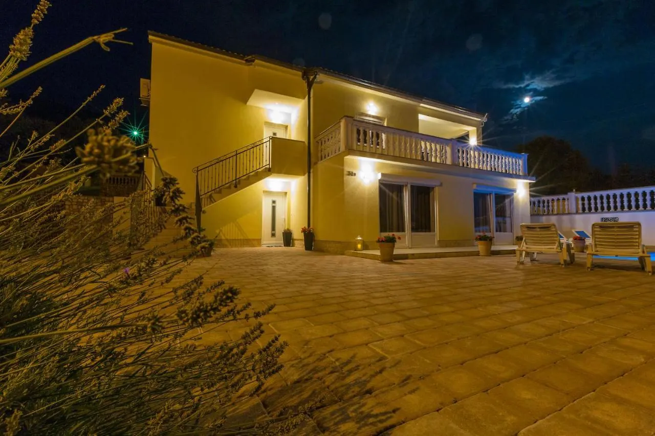 Kuca Ujdenica Villa Grizane-Belgrad
