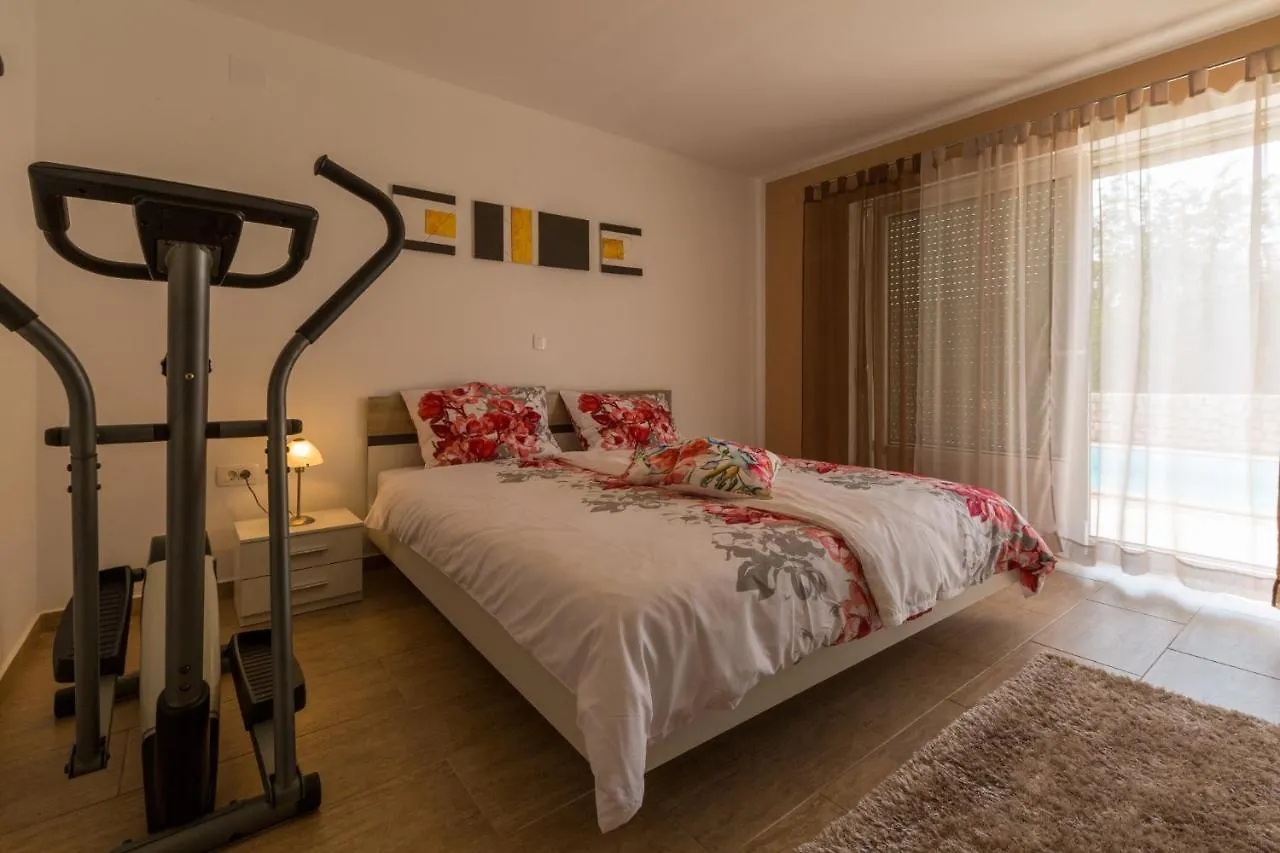 Kuca Ujdenica Villa Grizane-Belgrad Holiday home