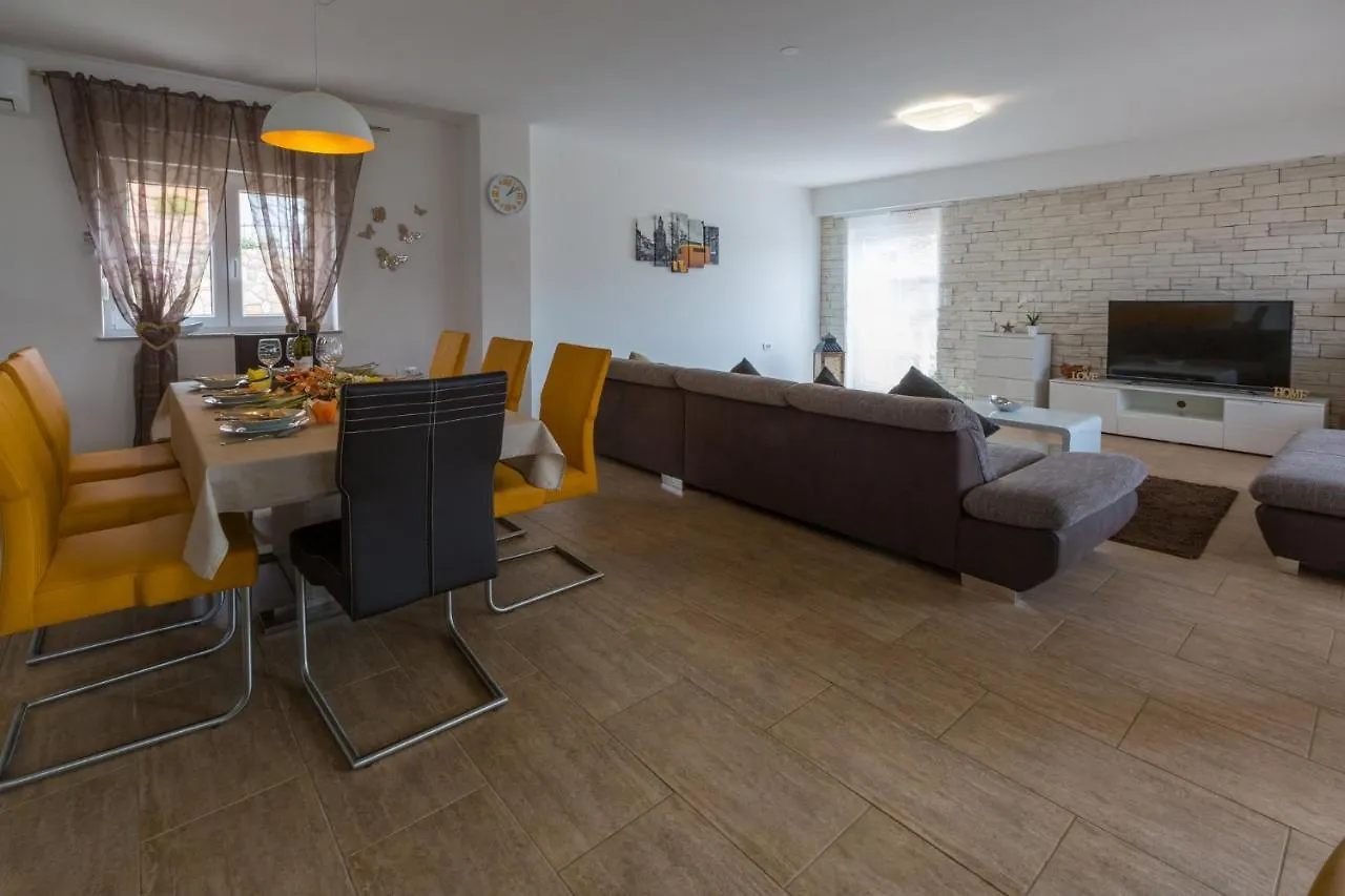 Kuca Ujdenica Villa Grizane-Belgrad