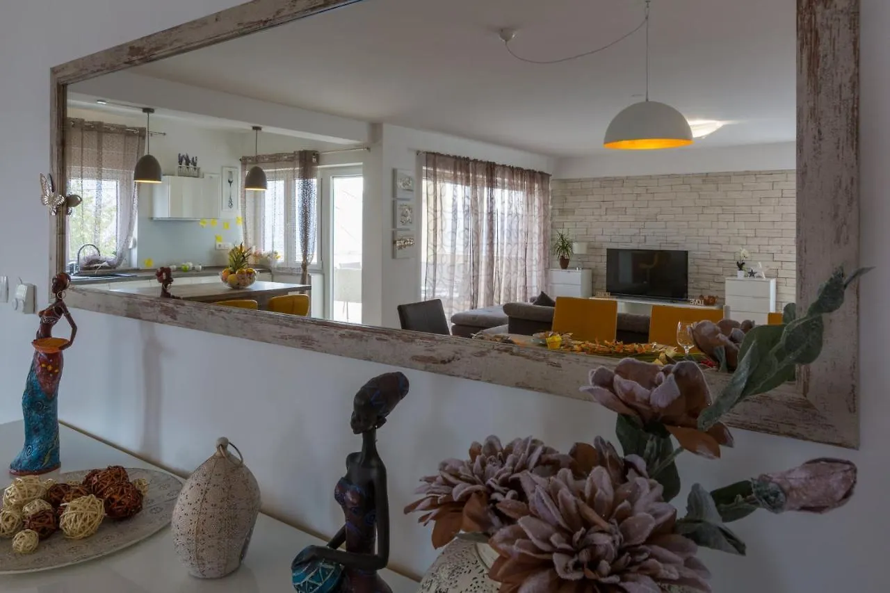 Kuca Ujdenica Villa Grizane-Belgrad Croatia