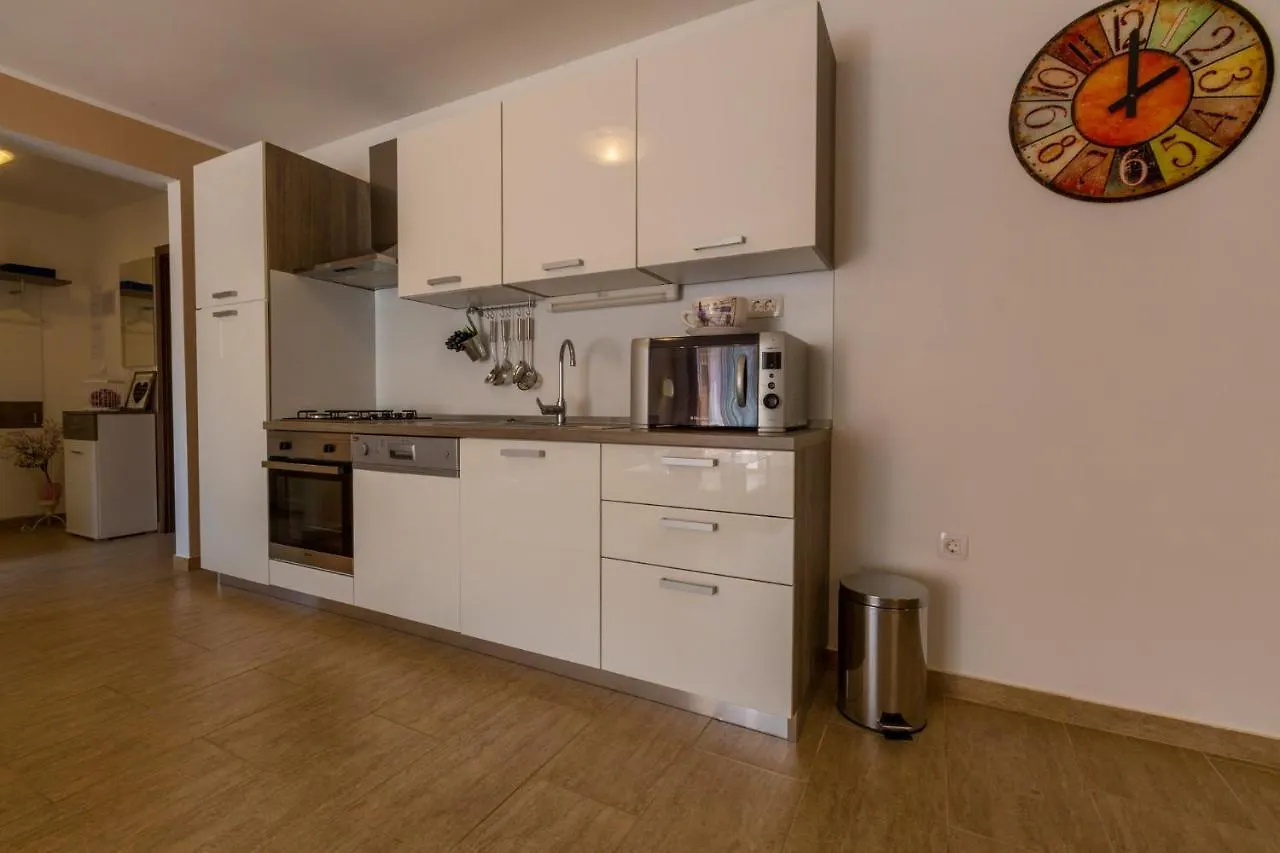 Kuca Ujdenica Villa Grizane-Belgrad 0*,