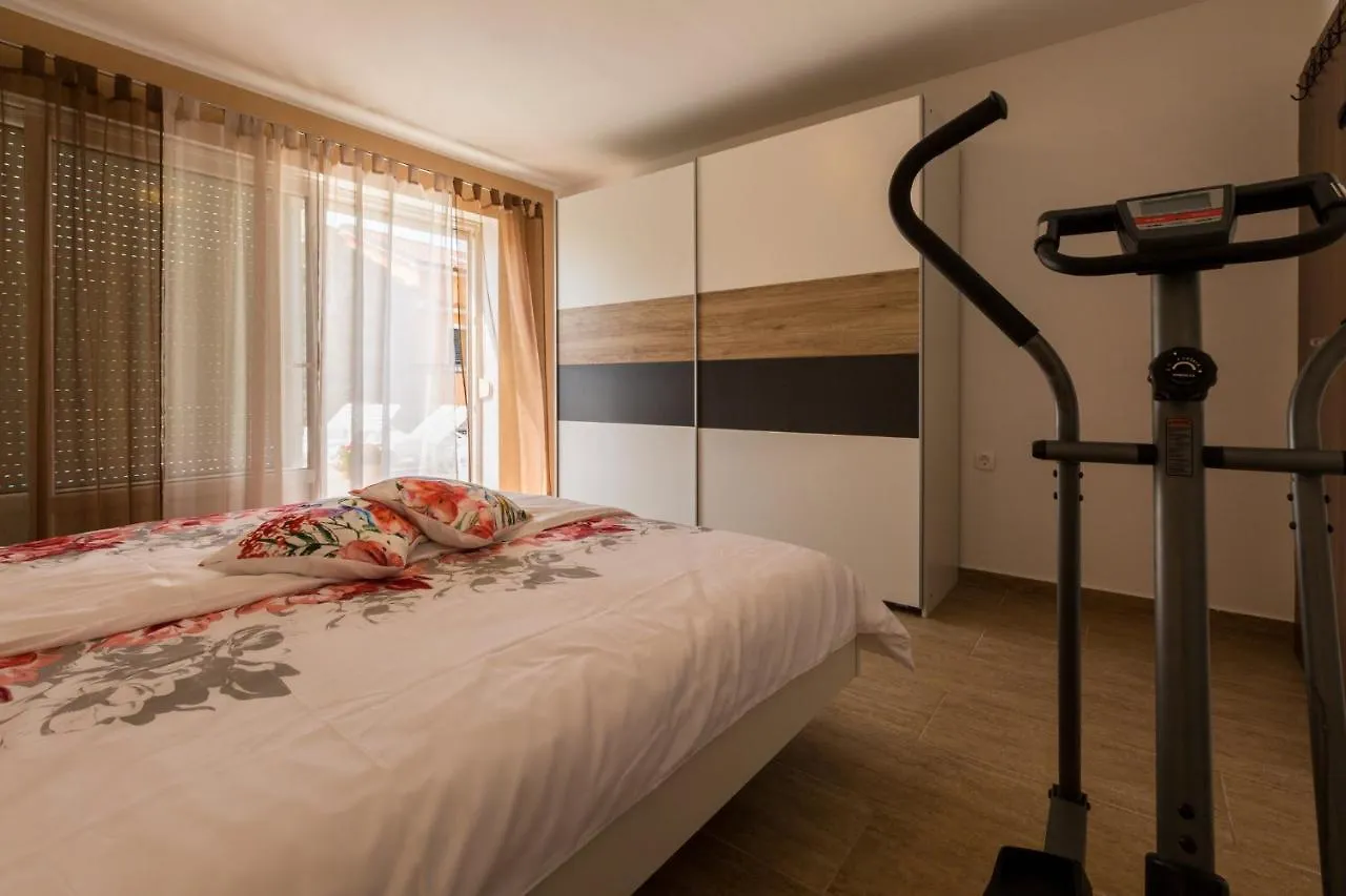 Kuca Ujdenica Villa Grizane-Belgrad 0*,