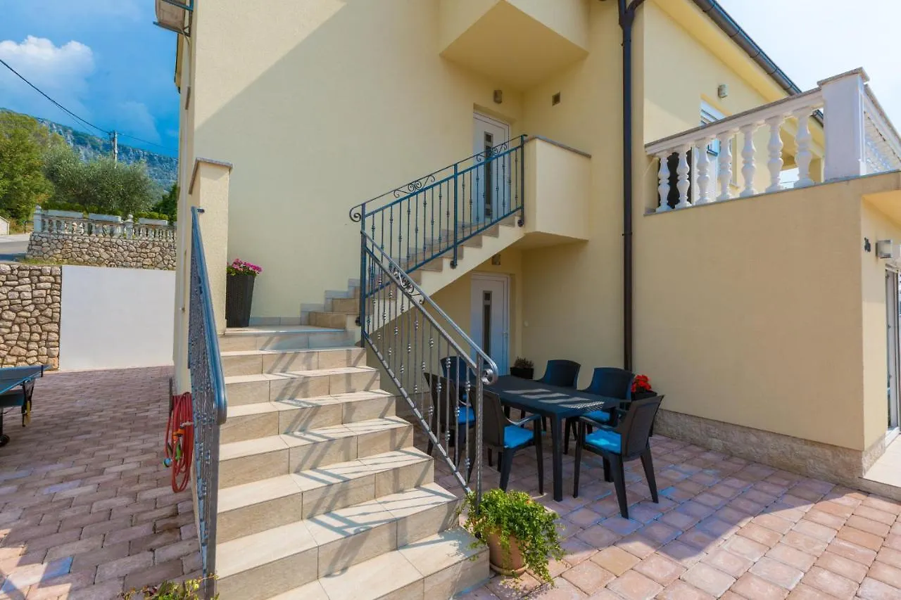 Kuca Ujdenica Villa Grizane-Belgrad Holiday home