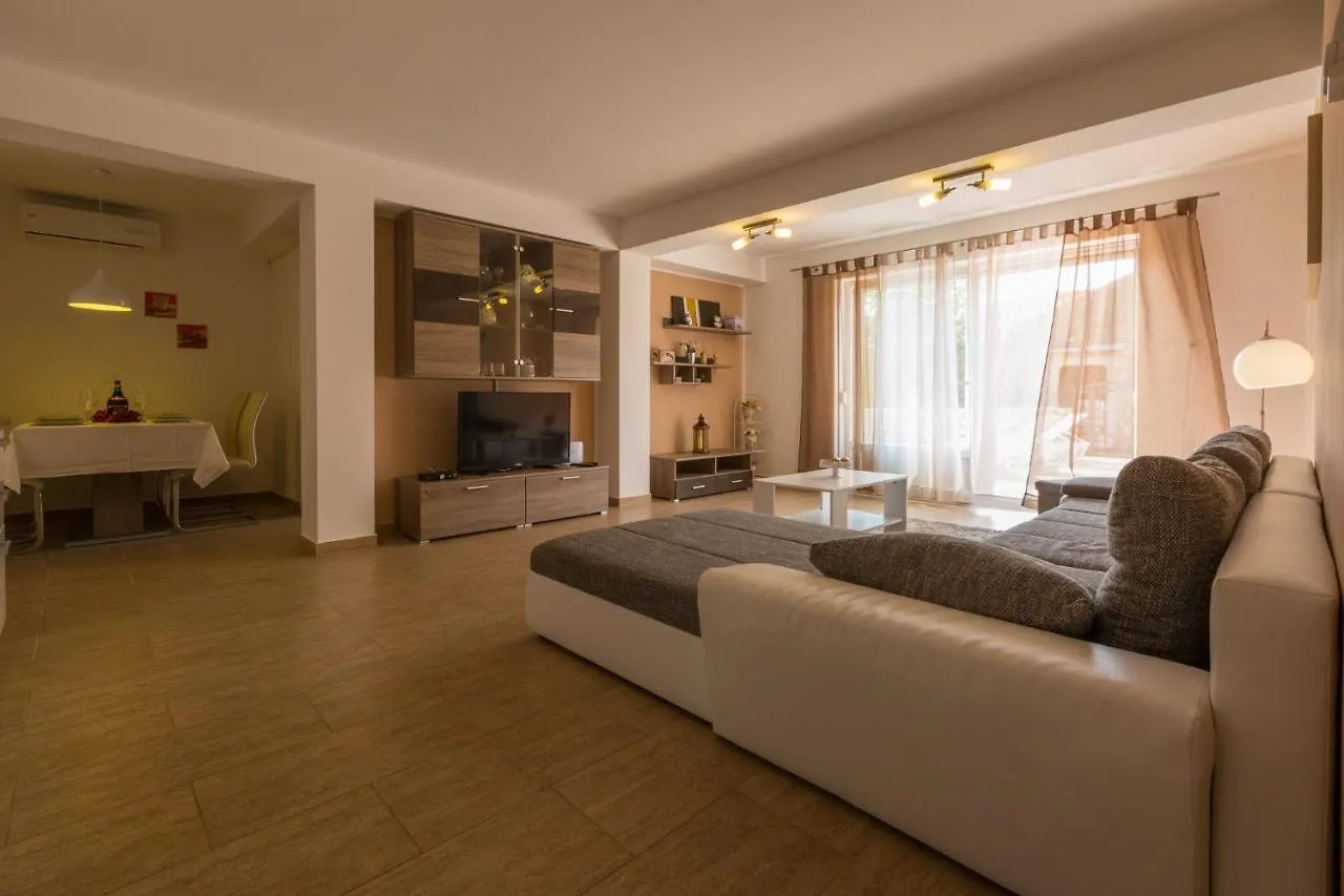 Kuca Ujdenica Villa Grizane-Belgrad
