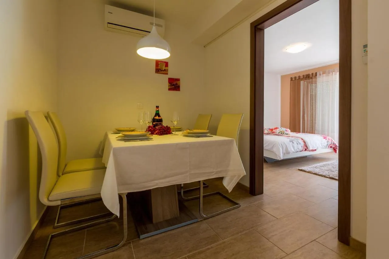 Kuca Ujdenica Villa Grizane-Belgrad Holiday home