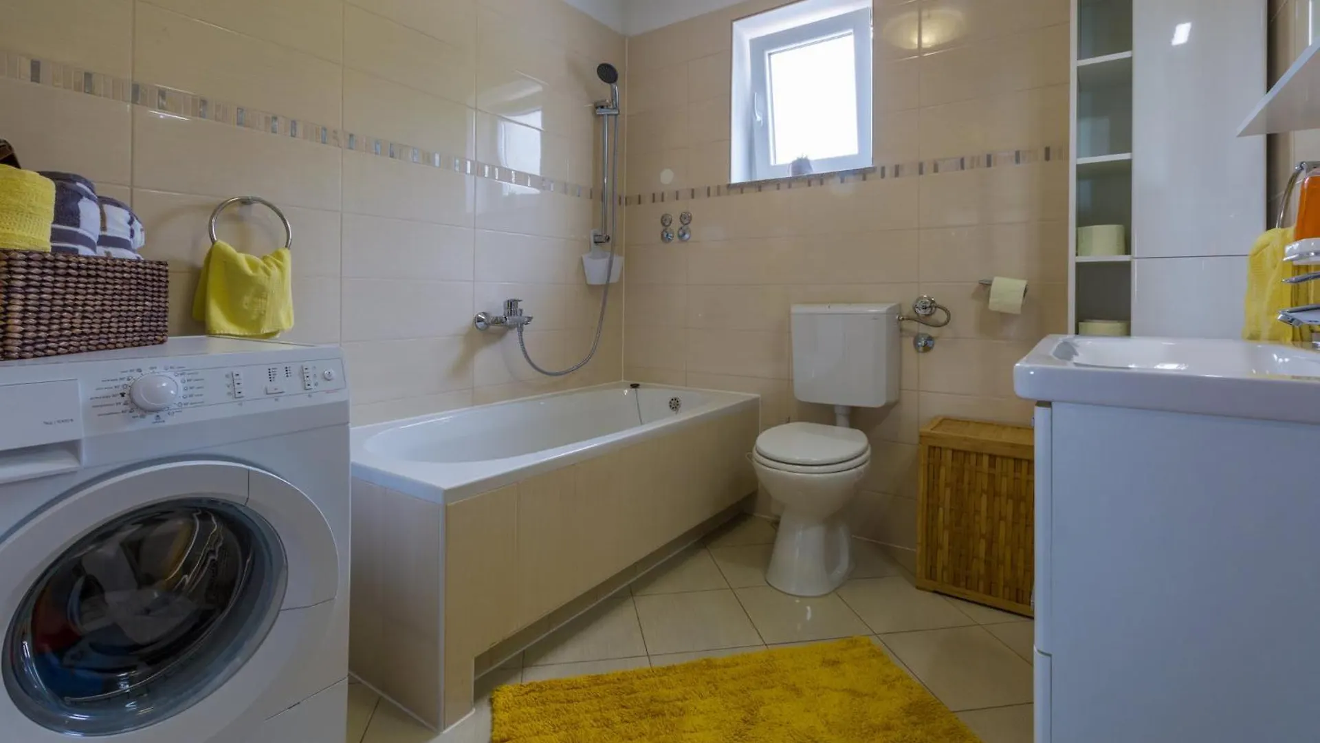Kuca Ujdenica Villa Grizane-Belgrad Holiday home